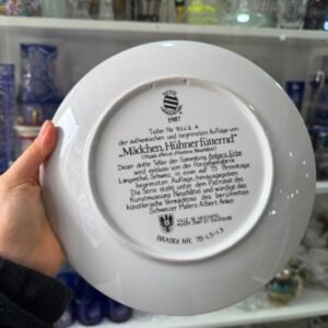 Plato de porcelana de colección pintado a mano