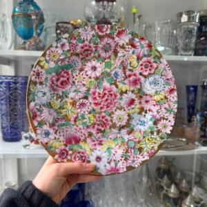 Plato de porcelana oriental pintado a mano con oro