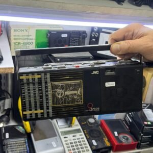 Radiograbador mini JVC a pilas con su transformador