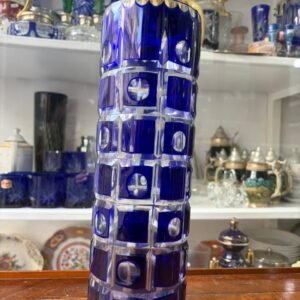 Exquisito florero de cristal súper tallado azul alto