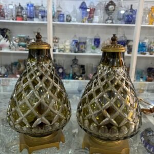 Par de lámparas o veladores de cristal súper tallado con bronce