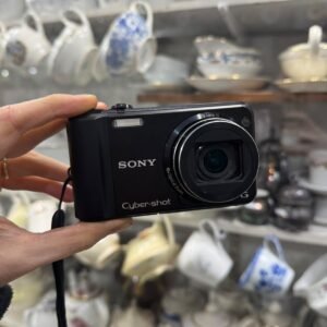 Cámara digital SONY con su caja