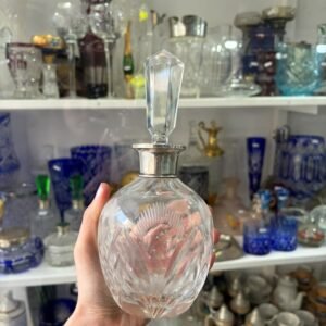 Perfumero o botellón cristal tallado con pico plata 925
