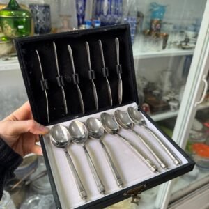 Juego de 6 cucharas de postre y 6 cuchillos untadores platería