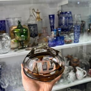 Exquisito cenicero de cristal