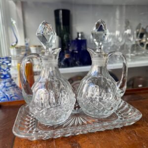 Set aceitera vinagrera con fuente de vidrio prensado