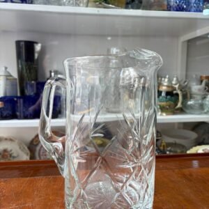 Jarra de cristal super tallado con pico vertedor