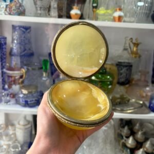 Cofre o pastillero de marmol