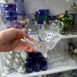 Despojador o bombonera con patitas cristal tallado