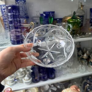 Despojador o bombonera de cristal súper tallado con patitas