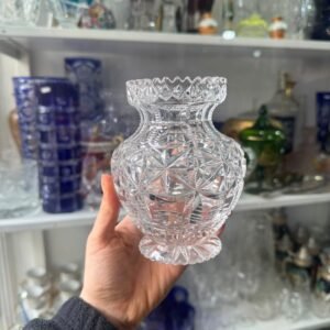 Exquisito florero de cristal súper tallado BACCARAT mediano