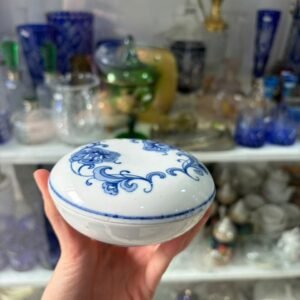 Cofre o pastillero porcelana oriental