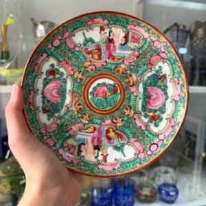 Plato porcelana oriental pintado a mano con geishas