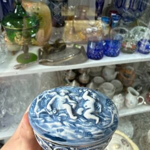 Cofre o pastillero CAPODIMONTE