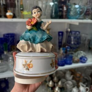 Figura musical Dama con Flores