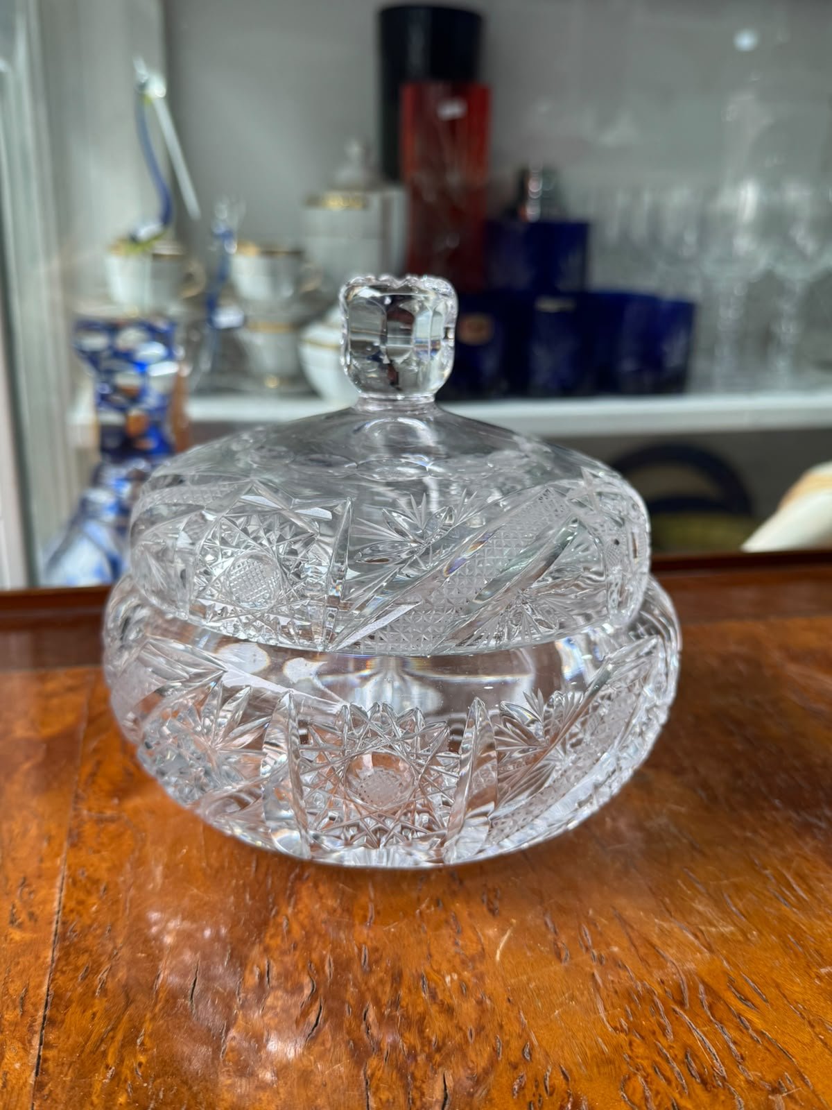Exquisita bombonera o caramelera de cristal súper tallado estilo BACCARAT - Imagen 3