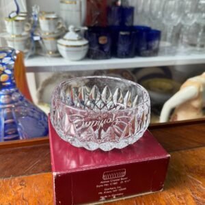 Bombonera de cristal tallado aleman