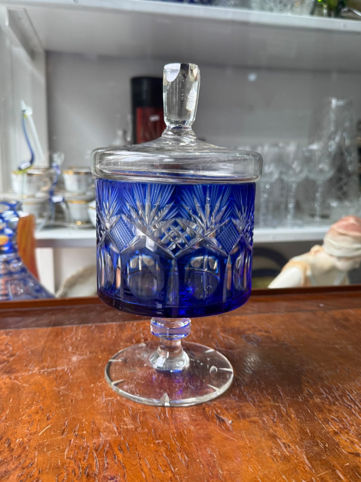 Caramelera o bombonera de cristal súper tallado azul - Imagen 2