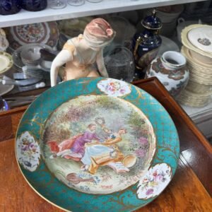 Plato grande o fuente estilo sevres de porcelana pintado a mano con oro LAPLACET