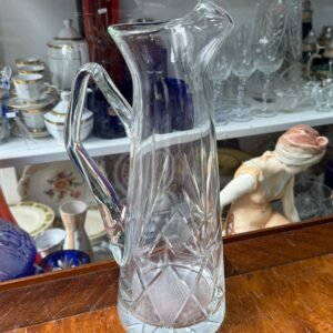 Jarra de cristal súper tallado con pico vertedor