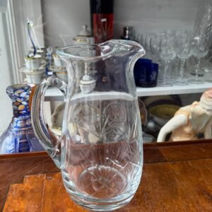 Jarra de cristal súper tallado con pico vertedor