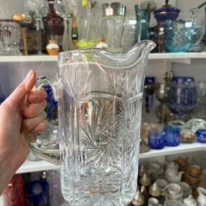 Jarra de cristal súper tallado con pico vertedor