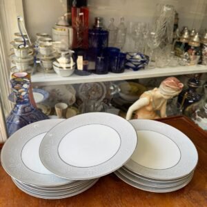 Juego de 15 platos playos porcelana NORITAKE