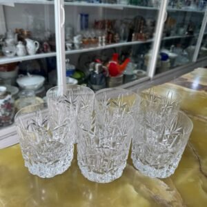 Exquisito juego de 6 vasos de cristal súper tallados