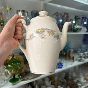 Cafetera con flores