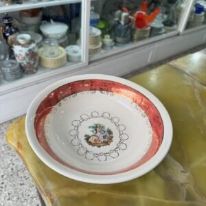 Ensaladera con escena galante