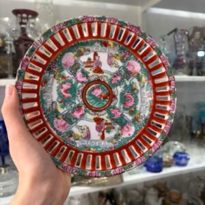 Plato de porcelana oriental calado