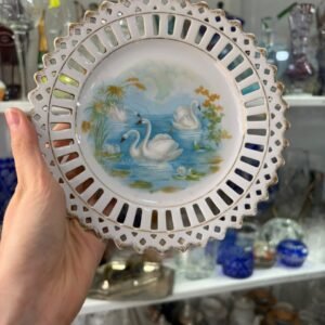 Plato de porcelana calado