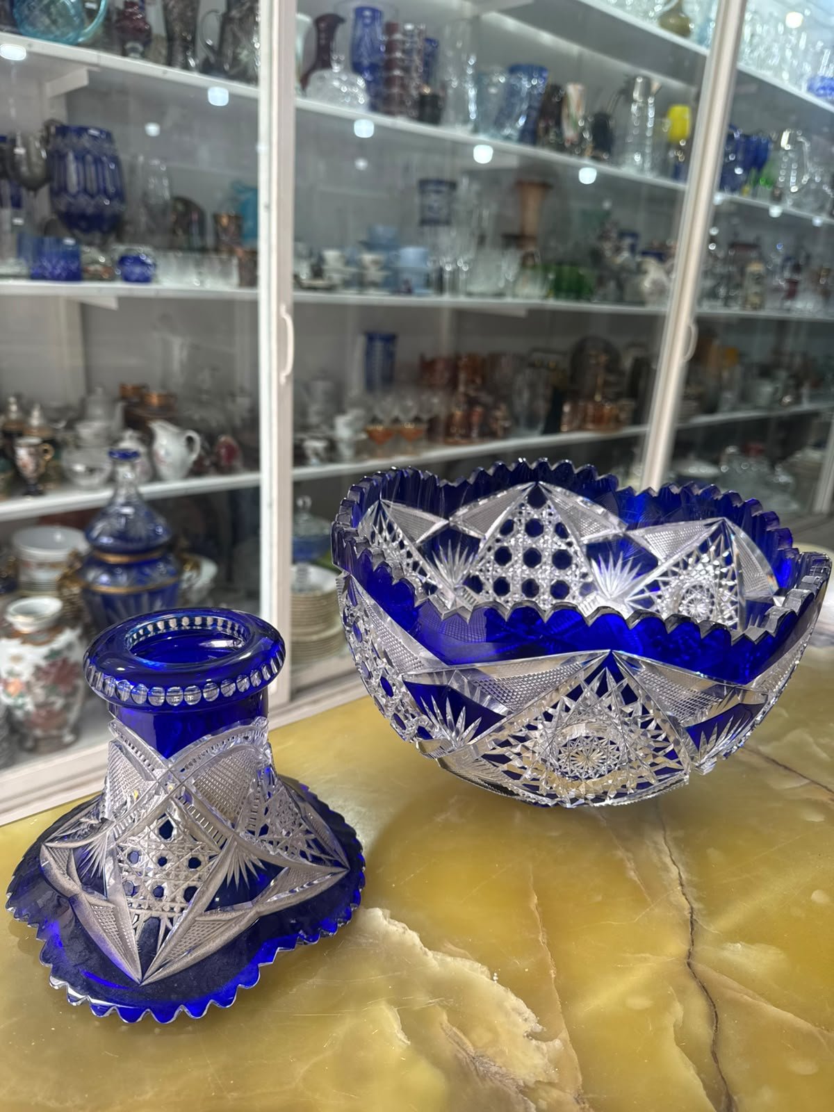 Exquisita frutera o centro de mesa de cristal súper tallado azul - Imagen 2
