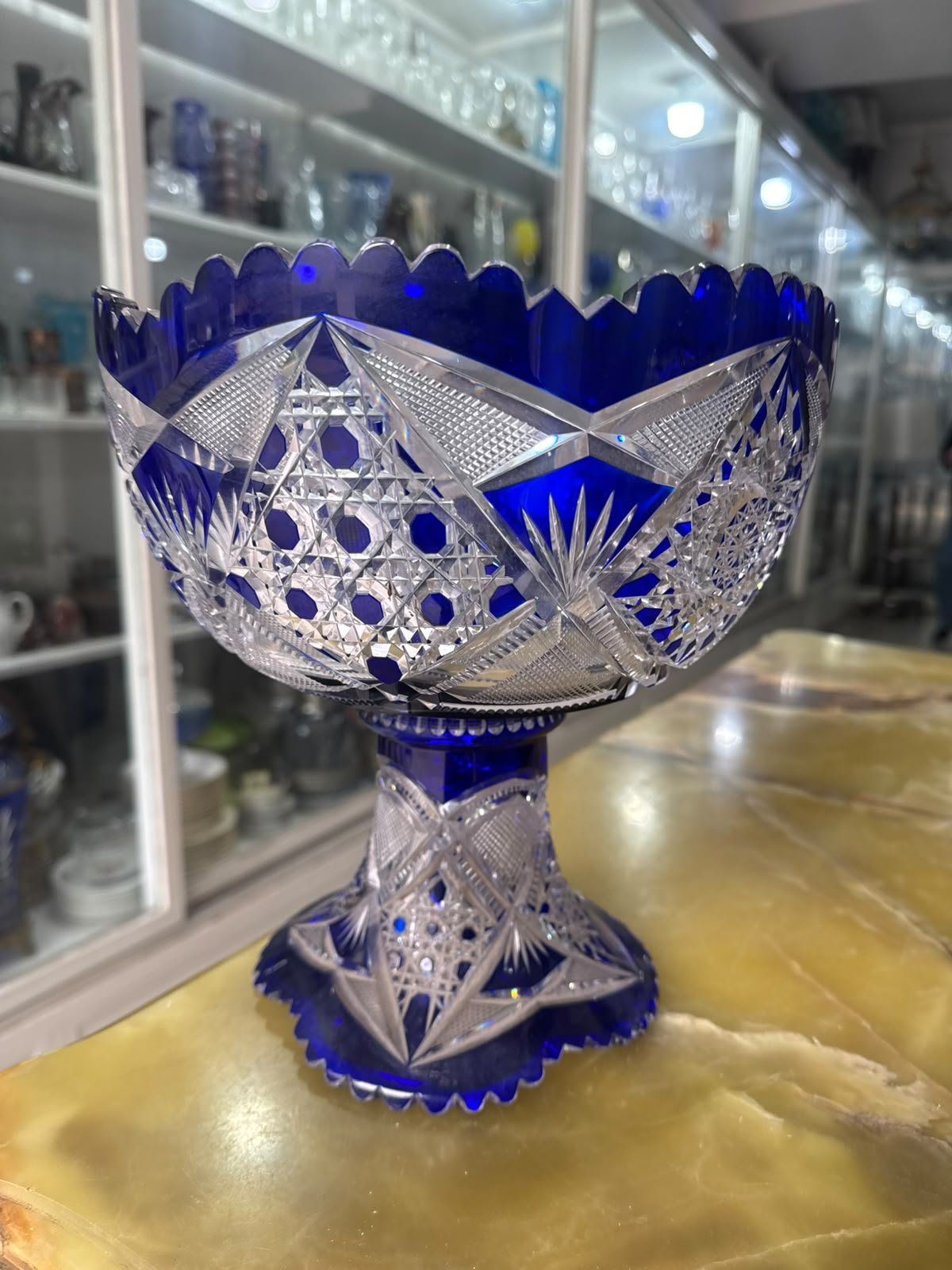 Exquisita frutera o centro de mesa de cristal súper tallado azul - Imagen 5