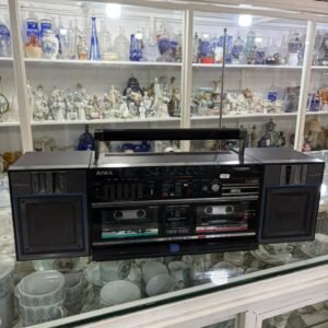 Radiograbador AIWA doble casetera y parlantes desmontables