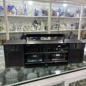 Radiograbador AIWA doble casetera y parlantes desmontables
