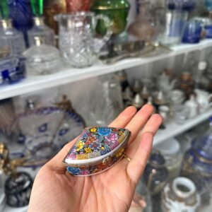 Cofre o pastillero de porcelana oriental