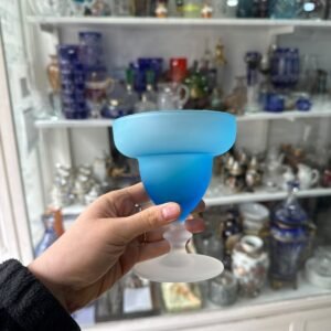 Fuente con 6 copas de opalina celeste