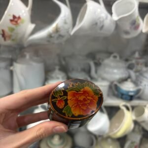 Cofre con diseño floral