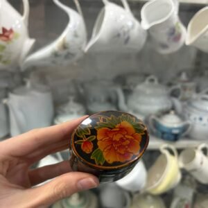 Cofre con diseño floral