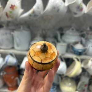 Cofre con diseño de mármol