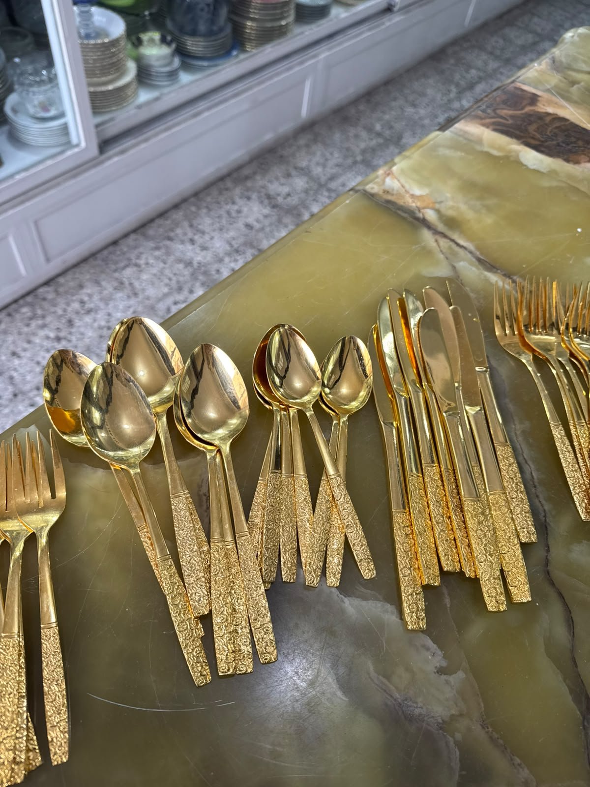 Juego de cubiertos dorados para 8 personas - 40 piezas - Imagen 3