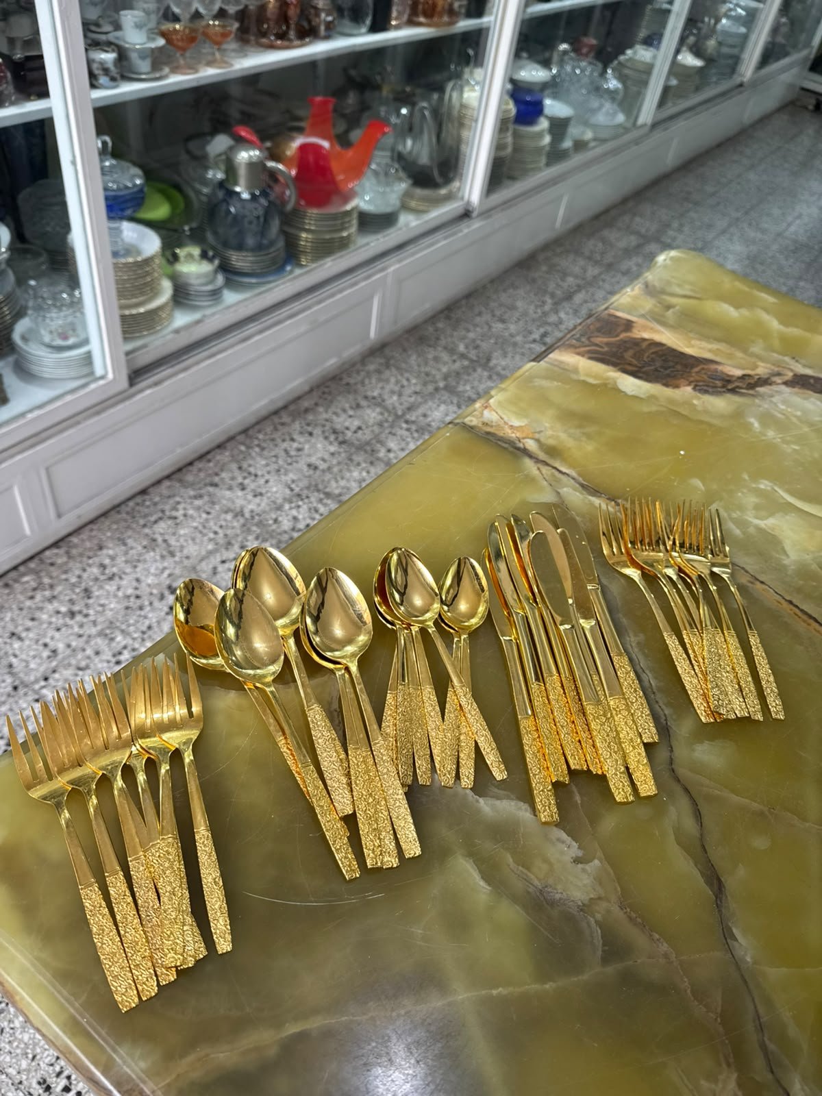 Juego de cubiertos dorados para 8 personas - 40 piezas - Imagen 2