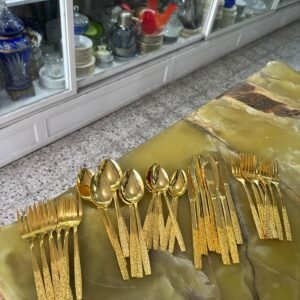 Juego de cubiertos dorados para 8 personas – 40 piezas