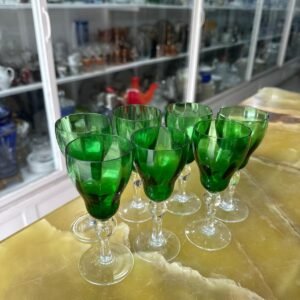 Juego de 7 copas de cristal verde para licor