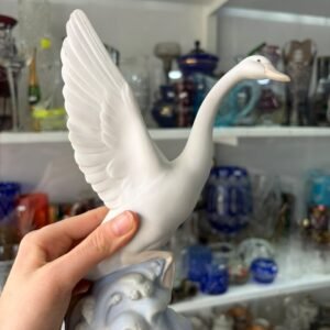 Figura porcelana NAOL LLADRO