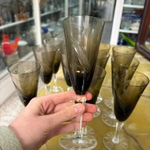 Juego de 12 copas de cristal fume para vino