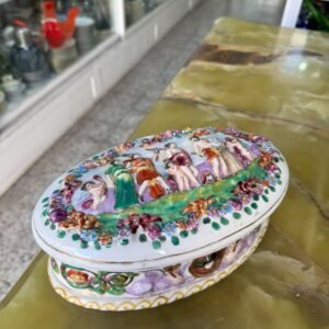 Cofre estilo capodimonte