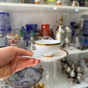 Dúo de café porcelana verbano con guarda en oro