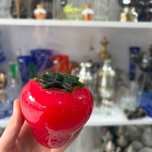 Adorno estilo murano con forma de frutilla